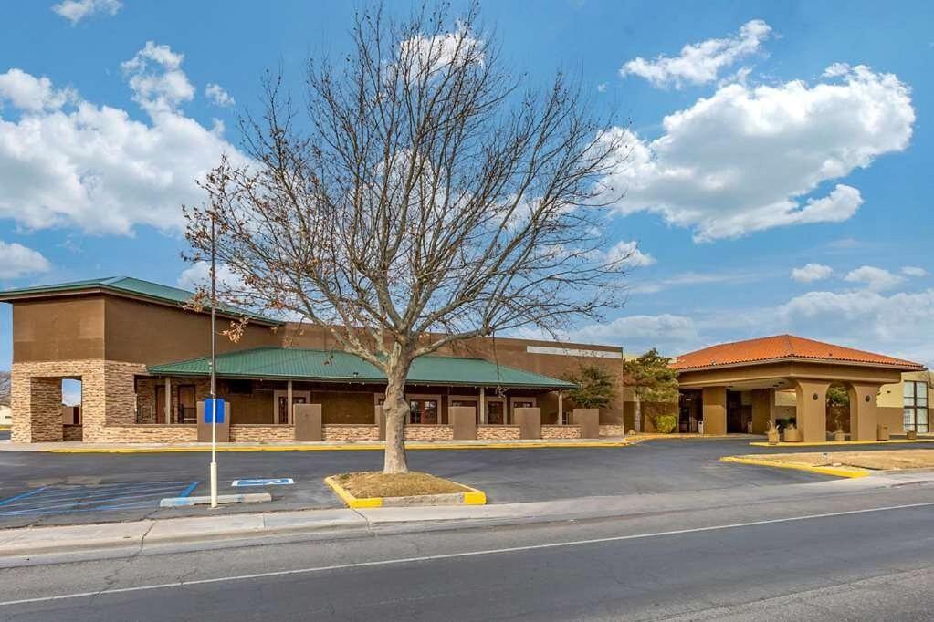 Clarion Inn & Suites, Roswell Esterno foto