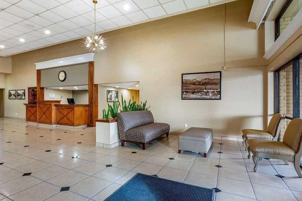 Clarion Inn & Suites, Roswell Esterno foto