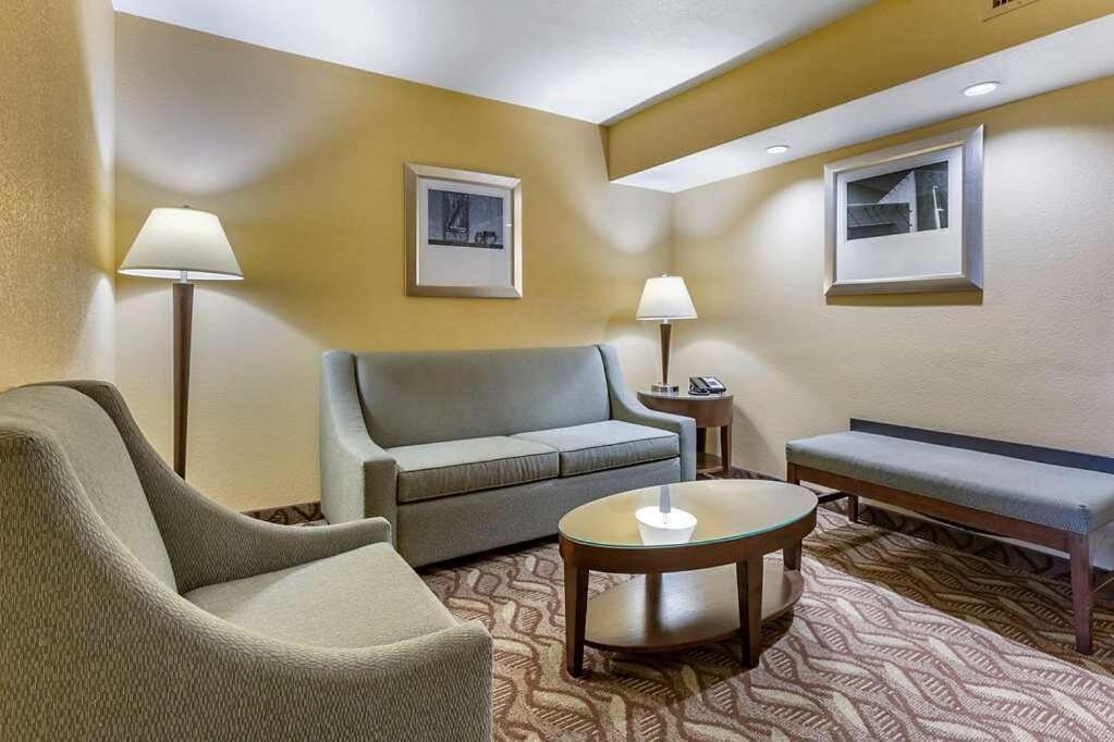 Clarion Inn & Suites, Roswell Esterno foto